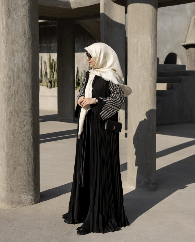 عبا پلیسه لینن